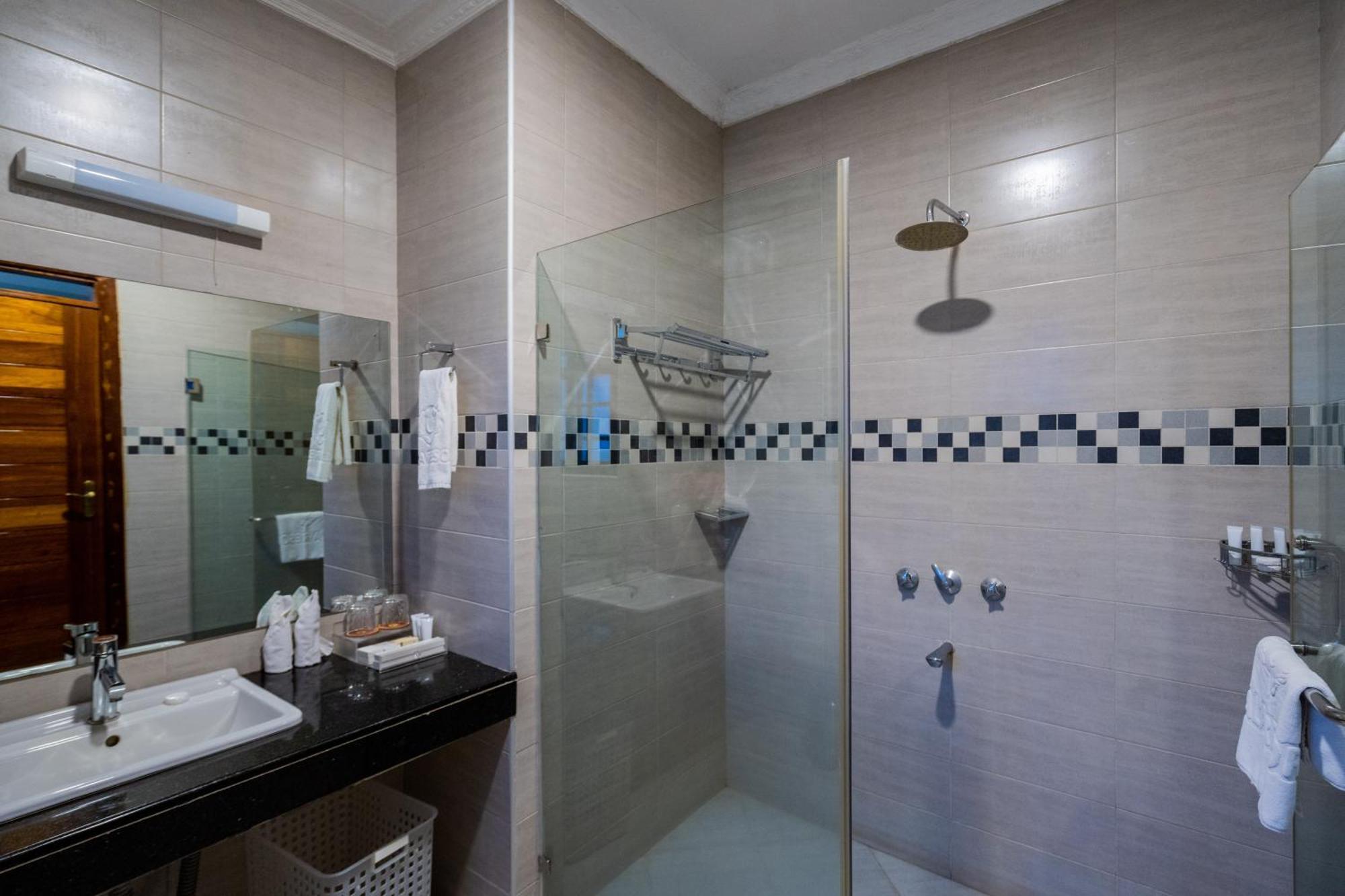 Ciala Resort Hotels In Kisumu Bagian luar foto