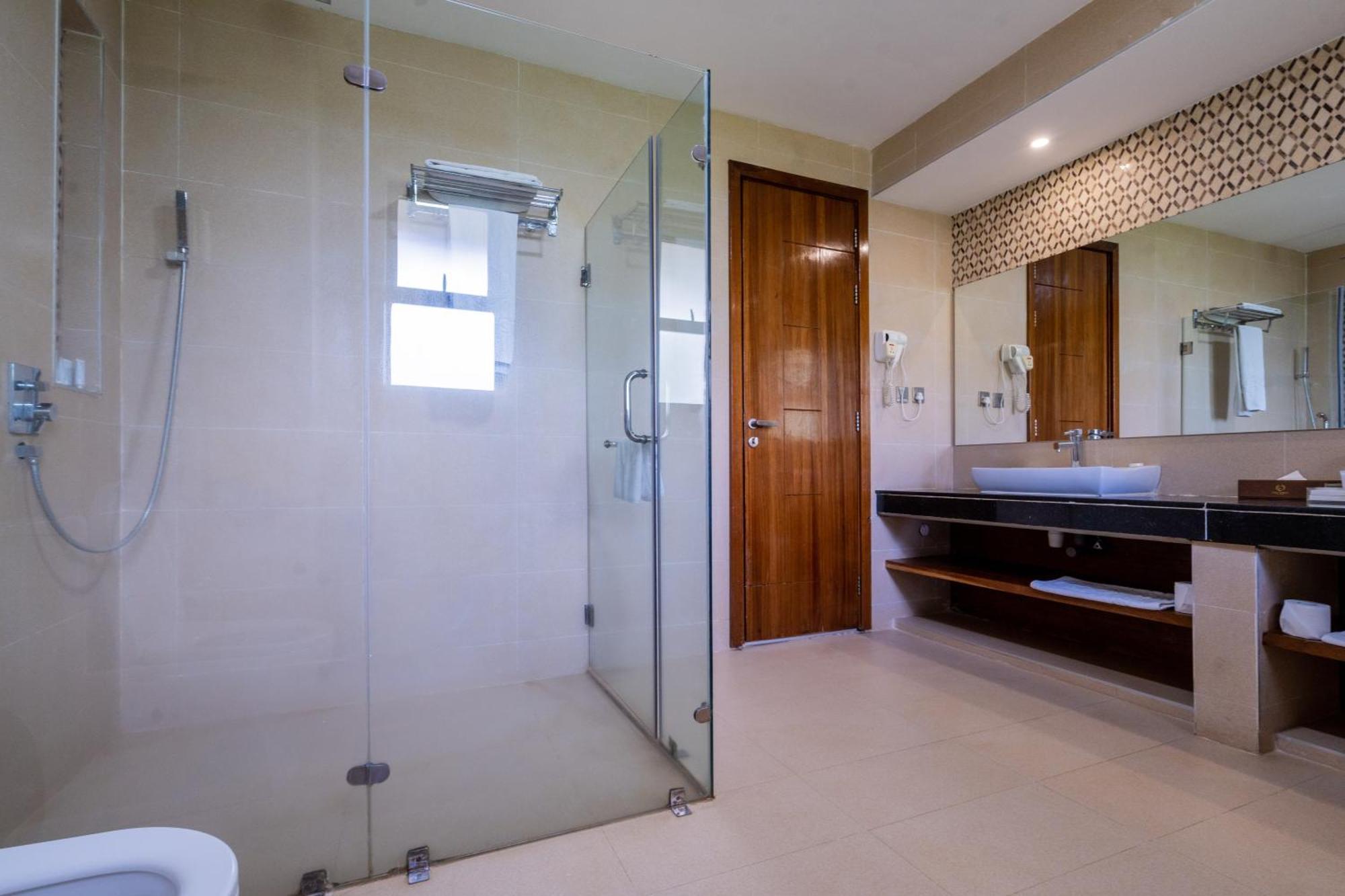 Ciala Resort Hotels In Kisumu Bagian luar foto